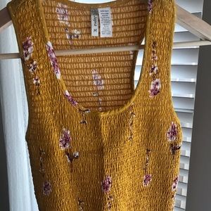 Floral print, textured tank top